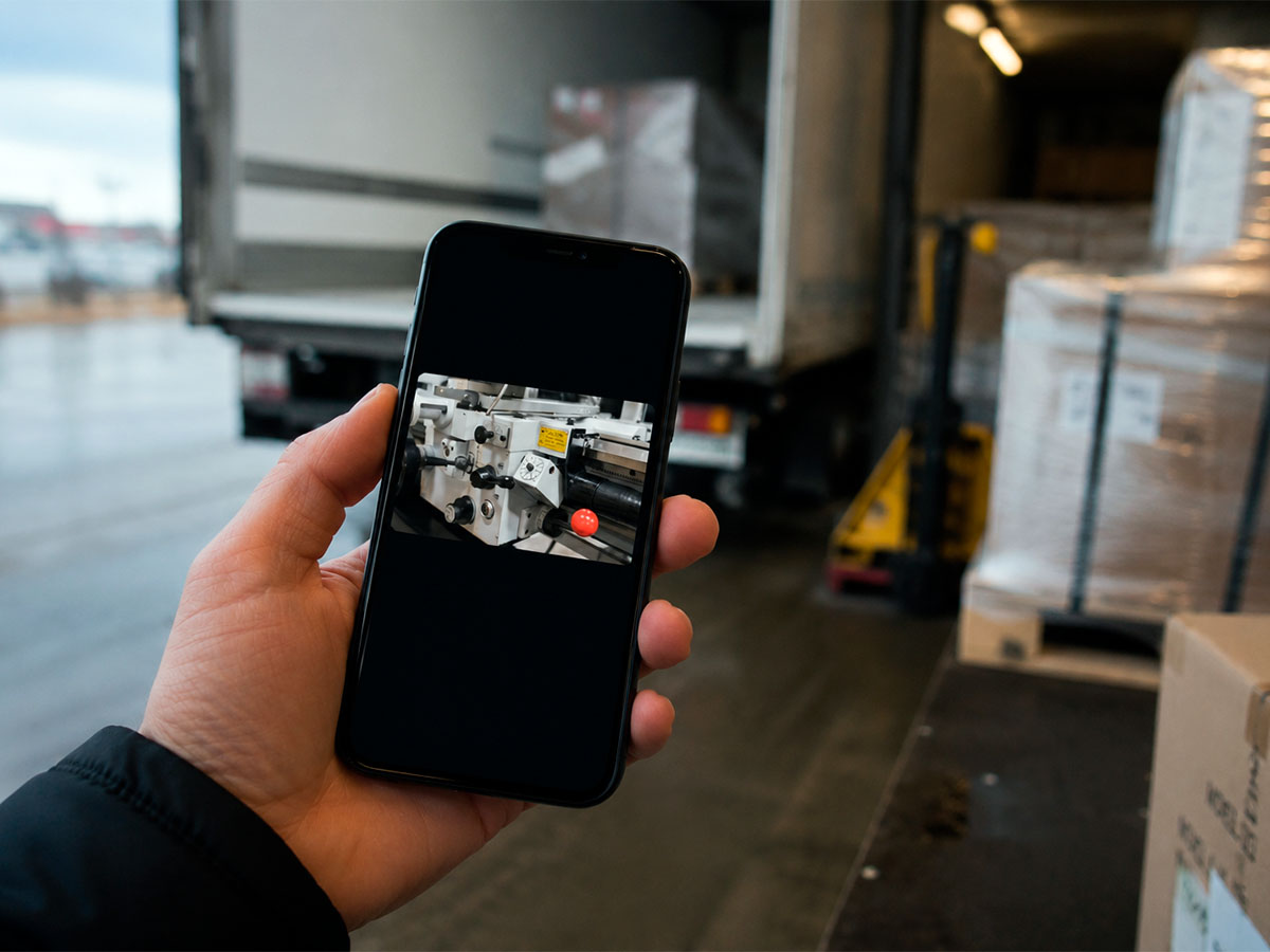 Поиск модели токарно-винторезного станка по фотографии на смартфоне перед закупкой оборудования в Китае